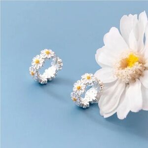 Sterling Silver Womens Daisy Enamel Infinity Hoop Huggies Earrings Boho Fairy